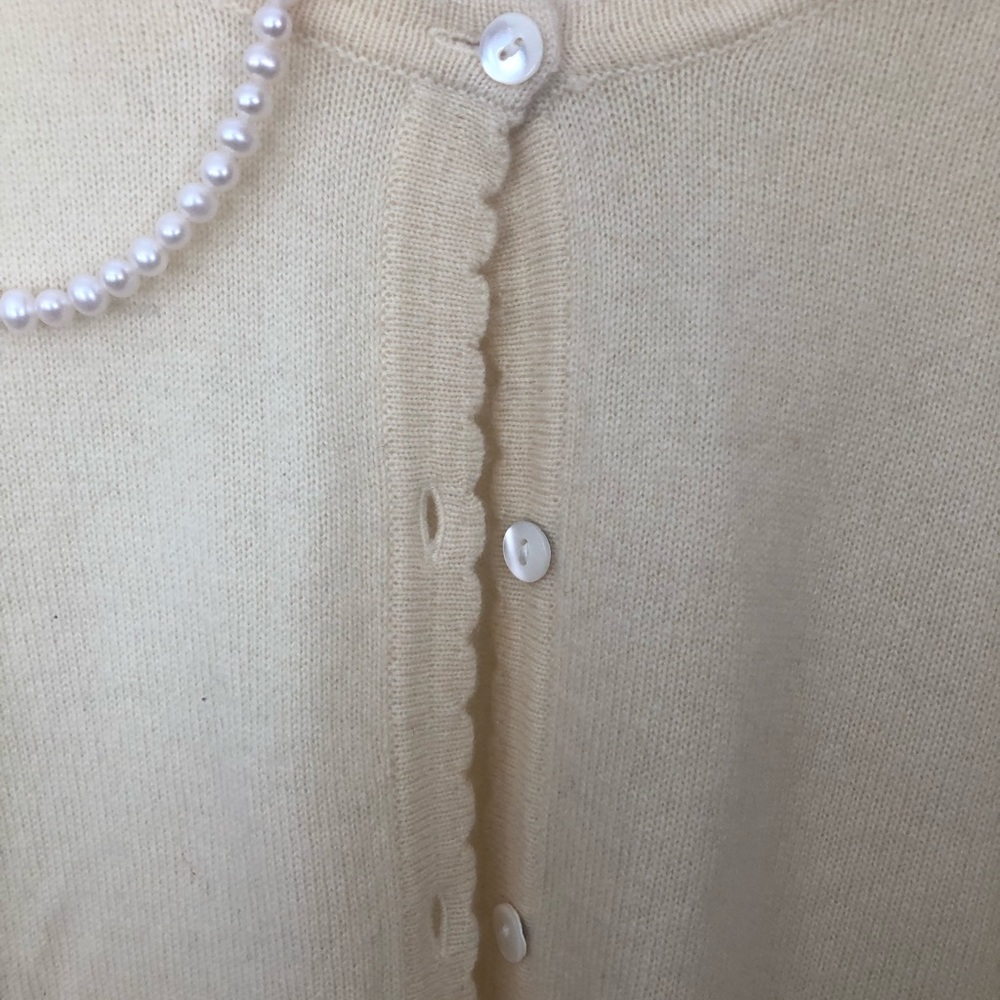 Cashmere sweater, lord & Taylor - Picture 3 of 7